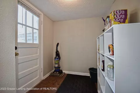 400 Strathmore Rd, Lansing, MI 48910 photo 9