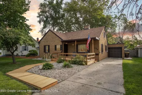 104 N Emmons St, Saint Johns, MI 48879