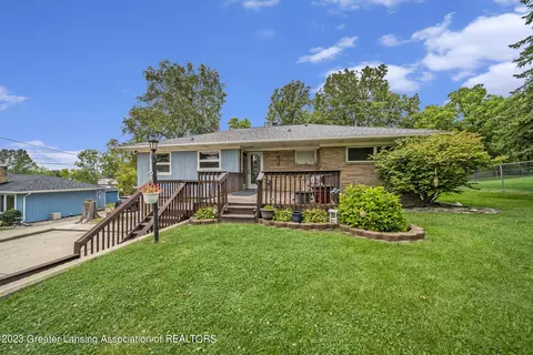 6950 Delta River Dr, Lansing, MI 48906