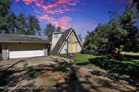 10190 W Chadwick Rd, Eagle, MI 48822 photo 1