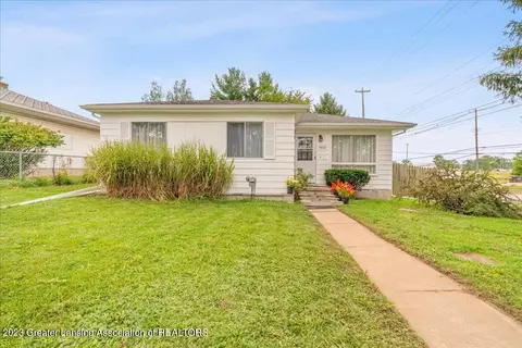 5025 Alpha St, Lansing, MI 48910