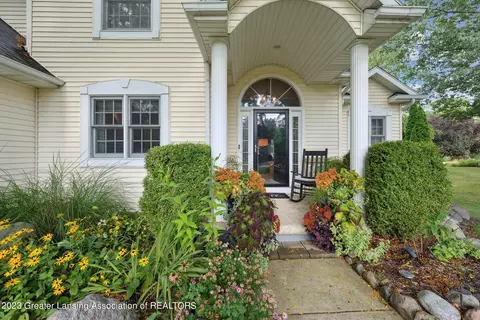 619 Looking Glass Glen Dr, Dewitt, MI 48820 photo 5