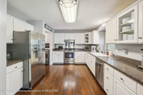619 Looking Glass Glen Dr, Dewitt, MI 48820 photo 18