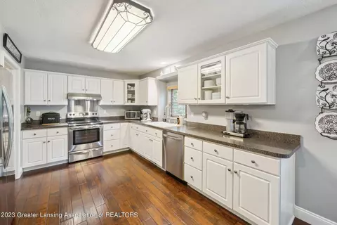 619 Looking Glass Glen Dr, Dewitt, MI 48820 photo 19