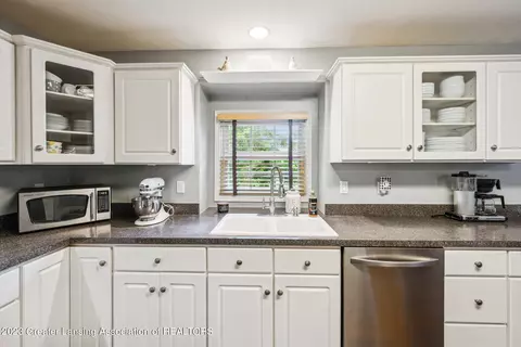 619 Looking Glass Glen Dr, Dewitt, MI 48820 photo 17