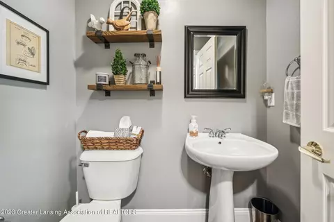 619 Looking Glass Glen Dr, Dewitt, MI 48820 photo 23