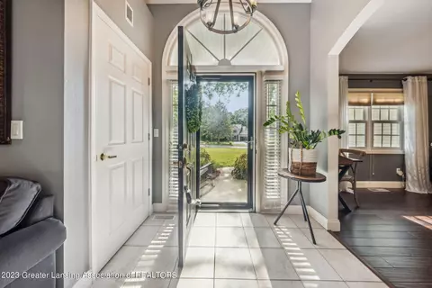 619 Looking Glass Glen Dr, Dewitt, MI 48820 photo 8