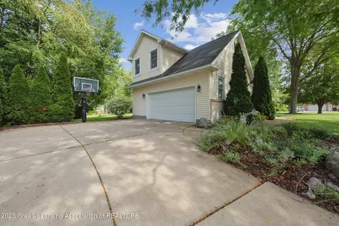 619 Looking Glass Glen Dr, Dewitt, MI 48820 photo 7
