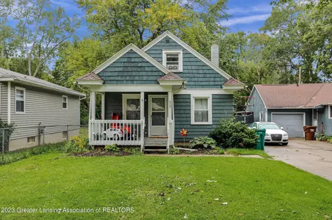 529 N Deerfield Ave, Lansing, MI 48917