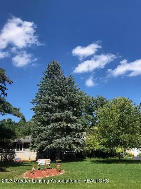 870 Pasadena Dr, Owosso, MI 48867