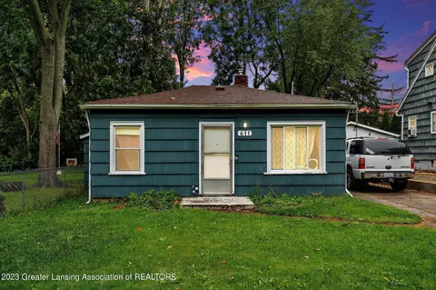 611 N Deerfield Ave, Lansing, MI 48917