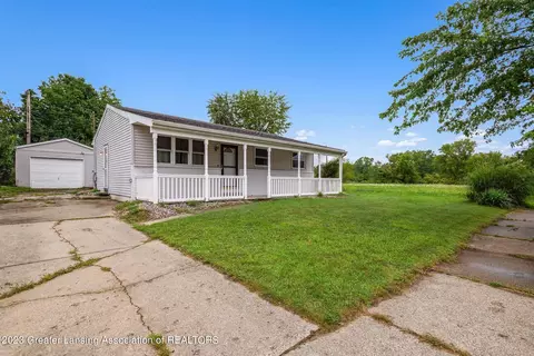 3300 Radford Dr, Lansing, MI 48911
