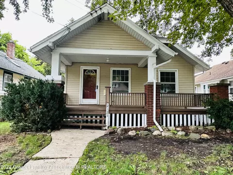 2125 Forest Ave, Lansing, MI 48910