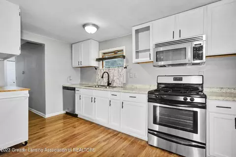 5994 Martinus St, Haslett, MI 48840 photo 6