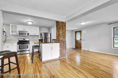 5994 Martinus St, Haslett, MI 48840 photo 5