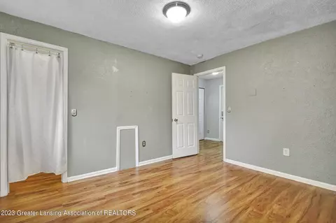 5994 Martinus St, Haslett, MI 48840 photo 12