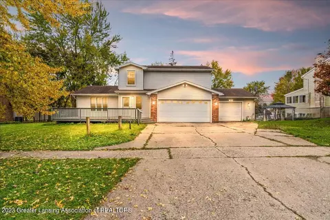 1032 London Dr, Lansing, MI 48917