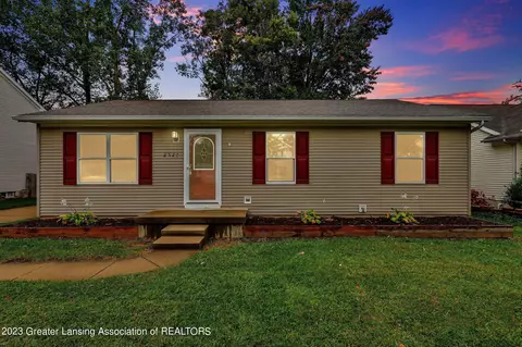 2527 Schippell St, Holt, MI 48842