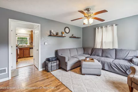 4005 Devonshire Ave, Lansing, MI 48910 photo 6