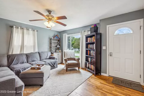 4005 Devonshire Ave, Lansing, MI 48910 photo 5