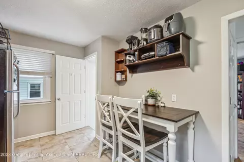 4005 Devonshire Ave, Lansing, MI 48910 photo 10