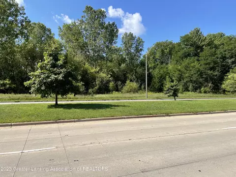 V/l W Edgewood, Lansing, MI 48911