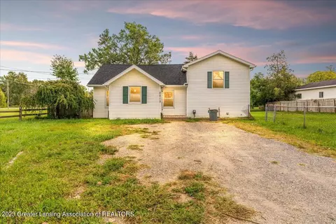 2213 W Jolly Rd, Lansing, MI 48911
