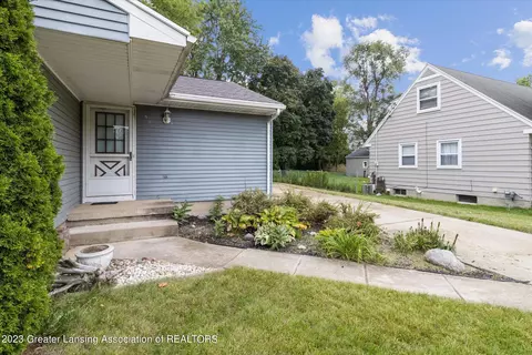 504 N Dibble Ave, Lansing, MI 48917 photo 4