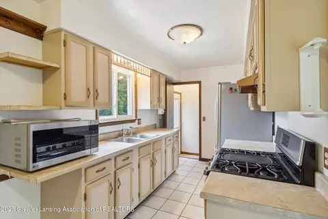 504 N Dibble Ave, Lansing, MI 48917 photo 9