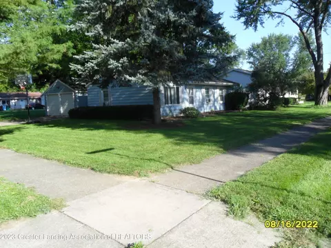 4712 Palmer St, Lansing, MI 48910