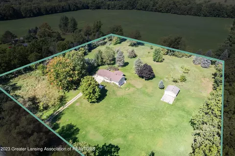 7231 E Chadwick Rd, Laingsburg, MI 48848