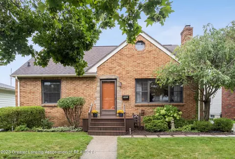 2401 Chatham Rd, Lansing, MI 48910