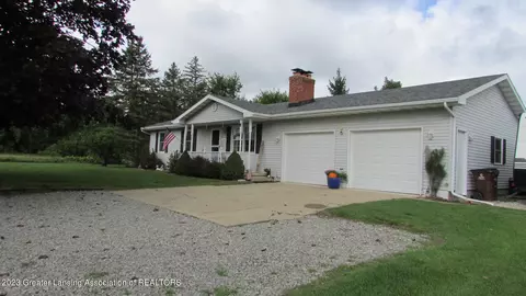 11011 E Wilbur Hwy, Eaton Rapids, MI 48827