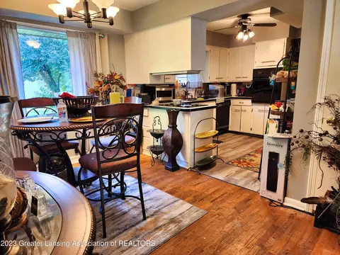 2154 Bruce Ave, Lansing, MI 48915 photo 8