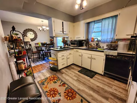 2154 Bruce Ave, Lansing, MI 48915 photo 7