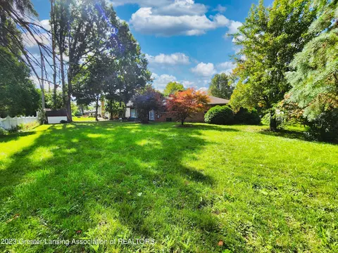 2154 Bruce Ave, Lansing, MI 48915 photo 3