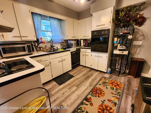 2154 Bruce Ave, Lansing, MI 48915 photo 6