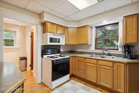 130 W Main St, Dewitt, MI 48820 photo 18