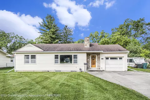329 N Hagadorn Rd, East Lansing, MI 48823