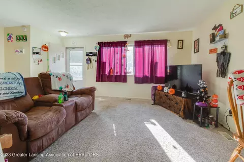 1896 Maple St, Holt, MI 48842 photo 5