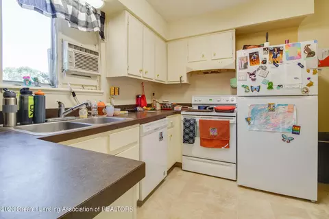 1896 Maple St, Holt, MI 48842 photo 9
