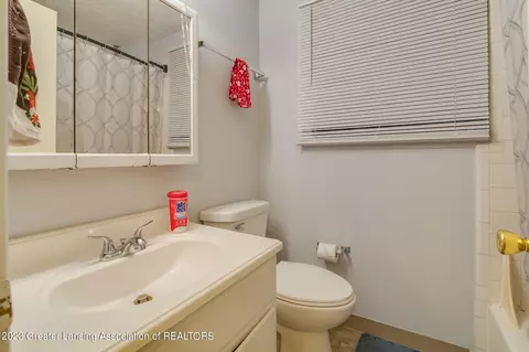 1896 Maple St, Holt, MI 48842 photo 14