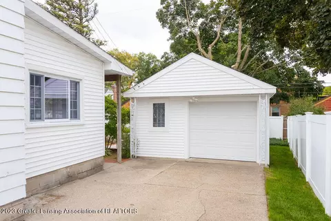 1425 Clifton Ave, Lansing, MI 48910 photo 3
