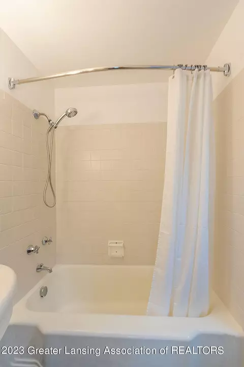 1425 Clifton Ave, Lansing, MI 48910 photo 35