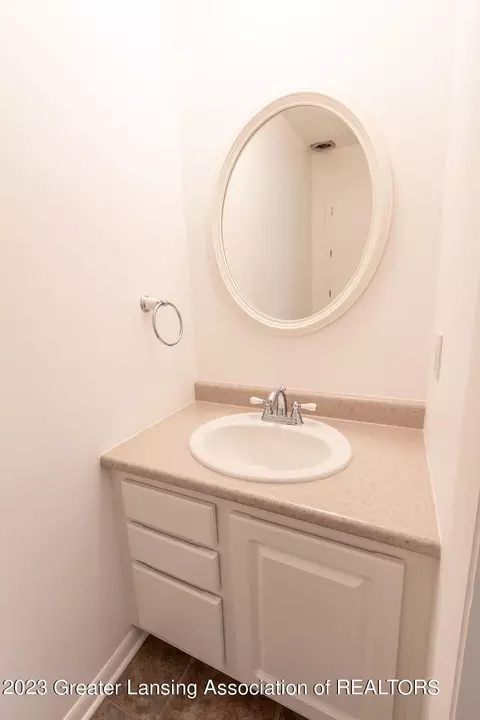 1425 Clifton Ave, Lansing, MI 48910 photo 23