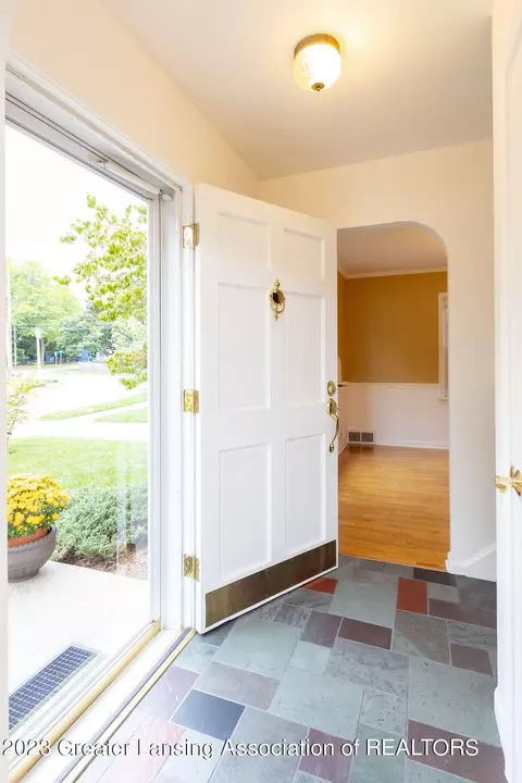 1425 Clifton Ave, Lansing, MI 48910 photo 6