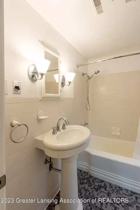 1425 Clifton Ave, Lansing, MI 48910 photo 34