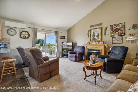 474 E Cronk Rd, Owosso, MI 48867 photo 2