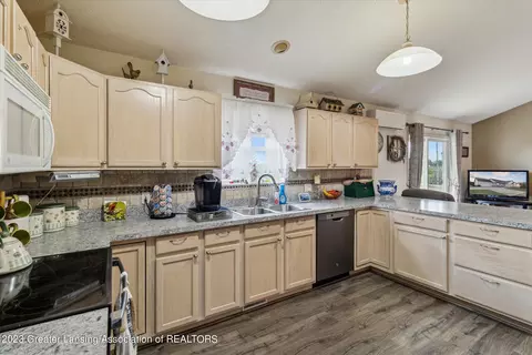 474 E Cronk Rd, Owosso, MI 48867 photo 8