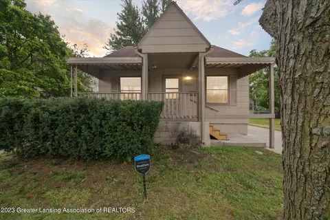 8060 Essex Ave, Warren, MI 48089